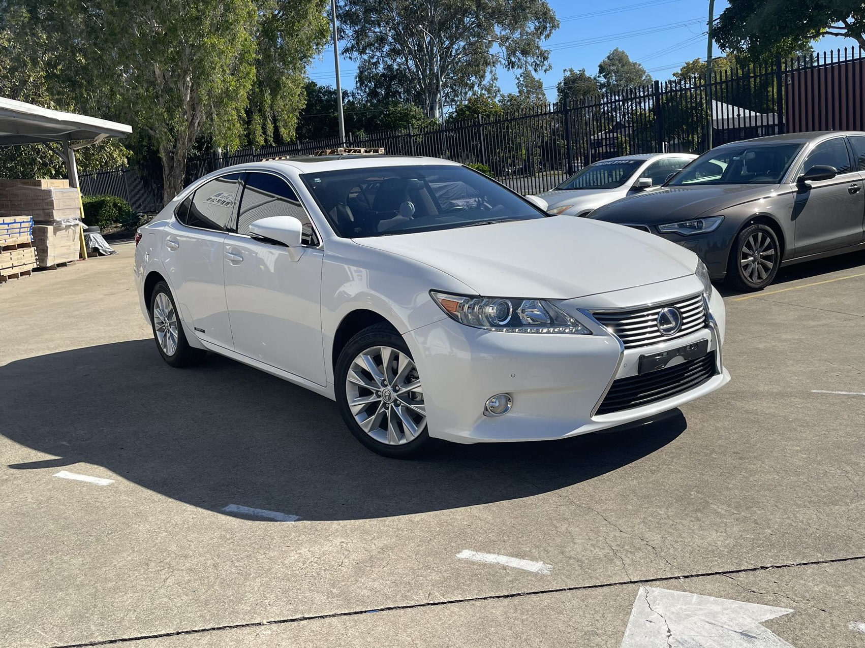 2015 Lexus ES300h Sedan White 
